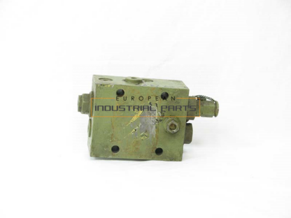 Manitowoc Grove valve