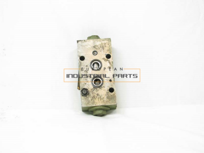 Manitowoc Grove valve