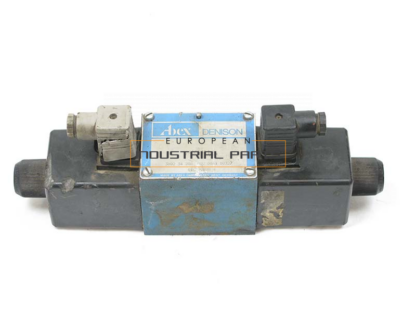 Manitowoc Grove valve