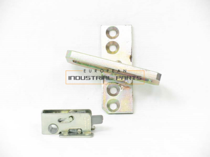 Demag retainer